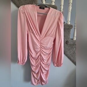 Chic Blush Pink Ruched V-Neck Long Sleeve Dressc